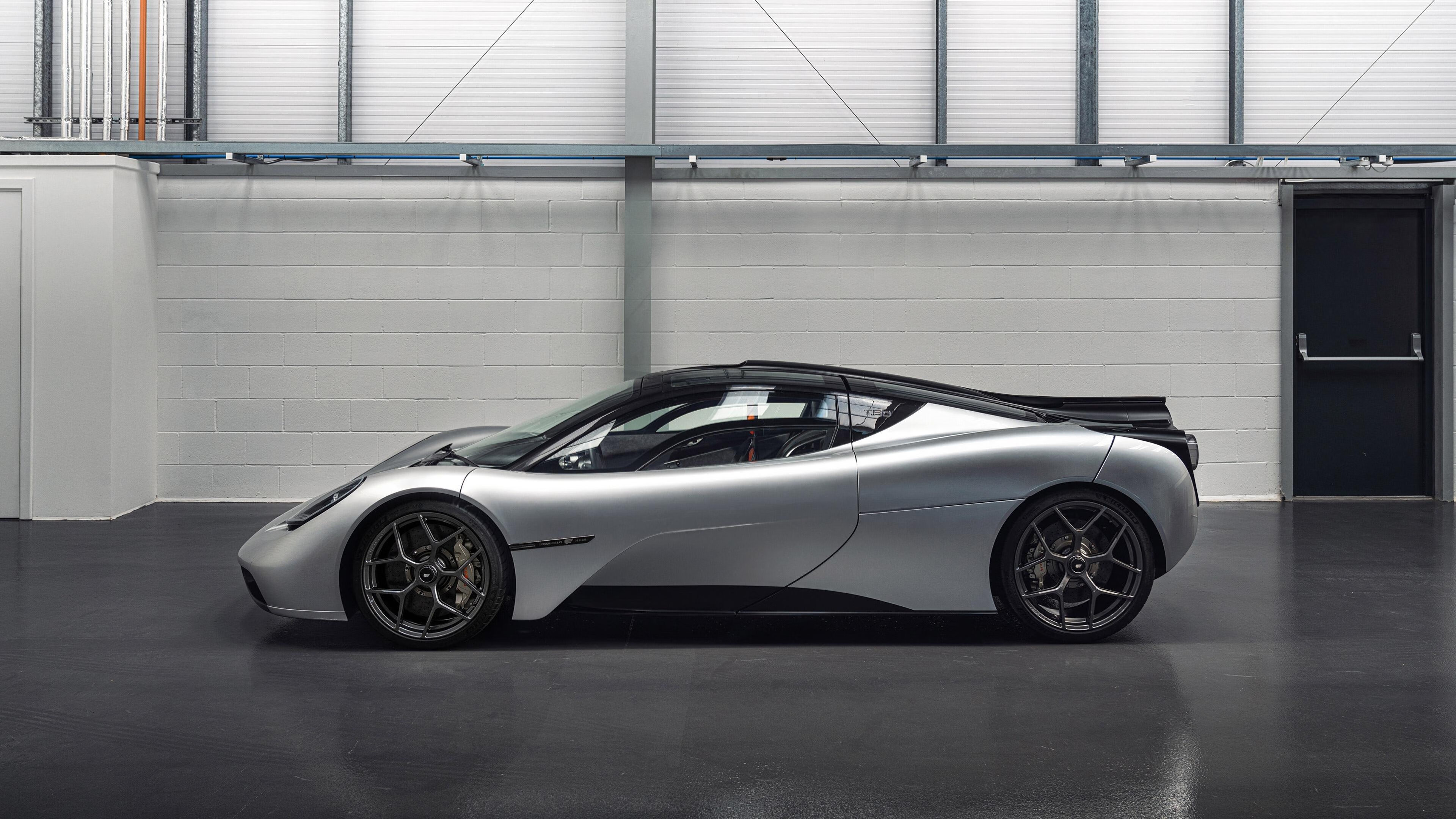 球迷“创意无限”自制作品:带你重温最感动瞬间,自创球技免费