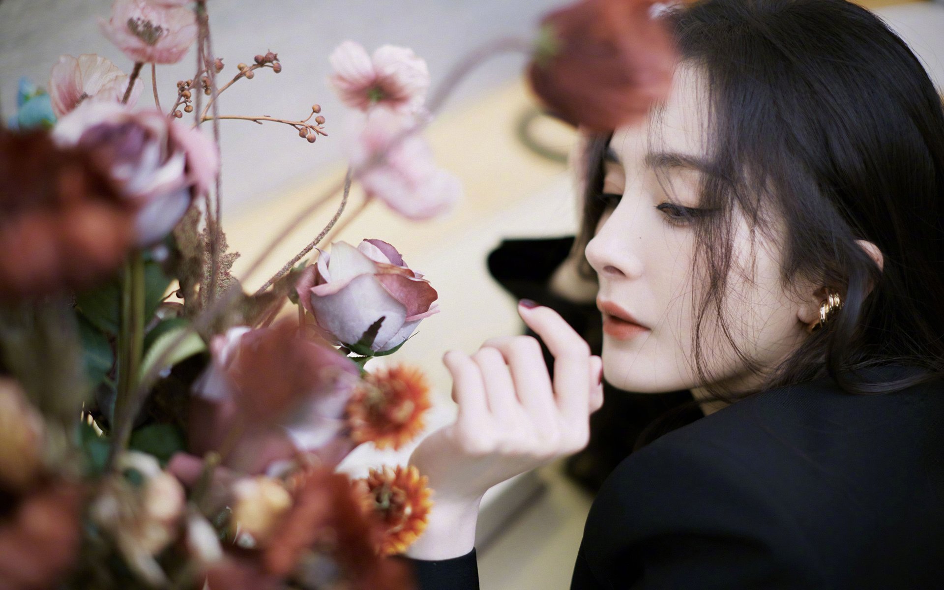 九游登录中心-皇马闷平，贝尔受伤离场，球迷心情沉重，皇马球员贝尔去哪里了